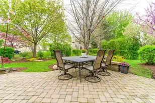 1695 Natures Way, Lindenhurst, IL 60046 - Photo 43