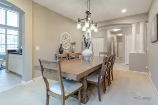 1695 Natures Way, Lindenhurst, IL 60046 - Photo 9