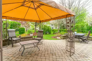 1695 Natures Way, Lindenhurst, IL 60046 - Photo 41