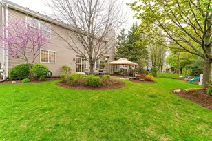 1695 Natures Way, Lindenhurst, IL 60046 - Photo 45