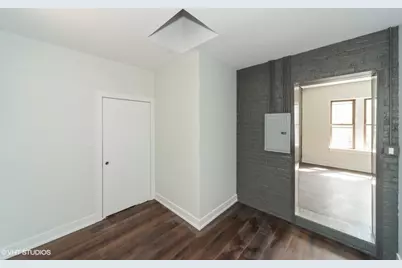 2010 W Cornelia Avenue #2, Chicago, IL 60618 - Photo 9