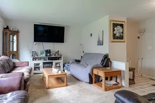 1009 Hampton Ct, McHenry, IL 60050 - Photo 3