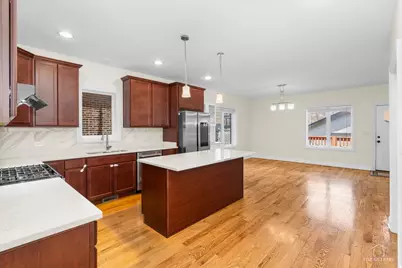 3326 S Lituanica Avenue, Chicago, IL 60608 - Photo 7