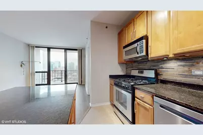 210 S Des Plaines Street #907, Chicago, IL 60661 - Photo 3