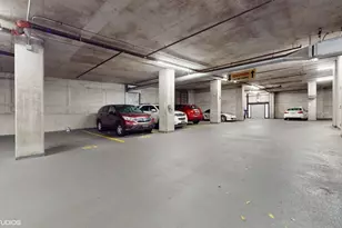 210 S Desplaines St, Chicago, IL 60661 - Photo 17