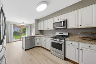 7770 Bristol Park Dr, Tinley Park, IL 60477 - Photo 11