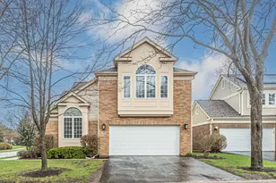 141 Manchester Ct, Buffalo Grove, IL 60089 - Photo 3
