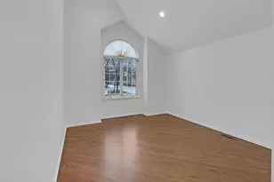 141 Manchester Ct, Buffalo Grove, IL 60089 - Photo 17