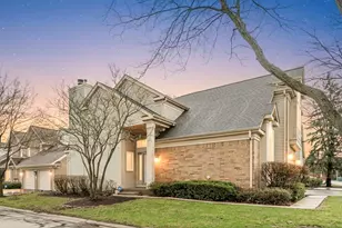 141 Manchester Ct, Buffalo Grove, IL 60089 - Photo 1