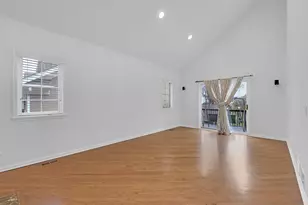 141 Manchester Ct, Buffalo Grove, IL 60089 - Photo 13