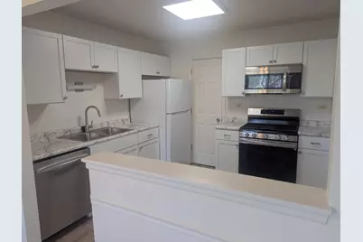 600 Eastview Court #X1, Schaumburg, IL 60193 - Photo 5