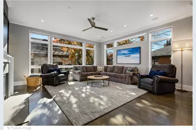 2107 W Bradley Place, Chicago, IL 60618 - Photo 19