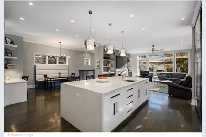 2107 W Bradley Place, Chicago, IL 60618 - Photo 11