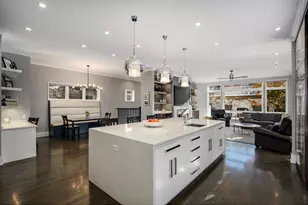 2107 W Bradley Pl, Chicago, IL 60618 - Photo 11