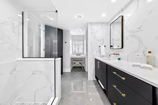 180 E Pearson St, Chicago, IL 60611 - Photo 23