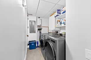 180 E Pearson St, Chicago, IL 60611 - Photo 31