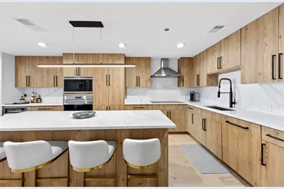 180 E Pearson Street #3702, Chicago, IL 60611 - Photo 11