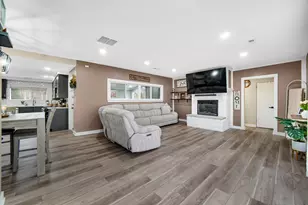 920 Theresa Ln, Chicago Heights, IL 60411 - Photo 3