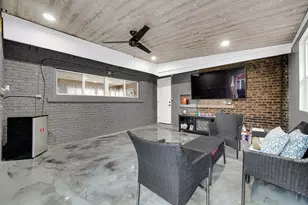 920 Theresa Ln, Chicago Heights, IL 60411 - Photo 15