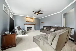 12221 Sinnett St, Huntley, IL 60142 - Photo 15
