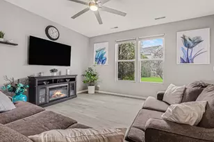 102 Devoe Dr, Oswego, IL 60543 - Photo 5