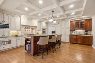 9025 Darien Woods Ct, Darien, IL 60561 - Photo 9