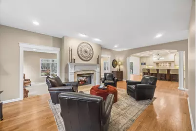 9025 Darien Woods Court, Darien, IL 60561 - Photo 7