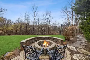 9025 Darien Woods Ct, Darien, IL 60561 - Photo 43