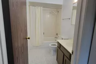 1018 Castilian Ct, Glenview, IL 60025 - Photo 9