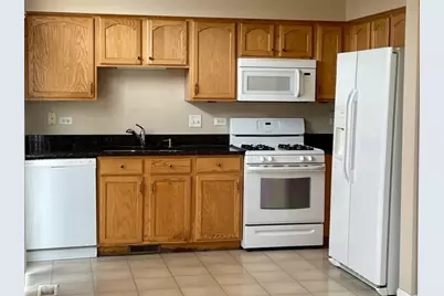 2154 Cypress Court #2154, Montgomery, IL 60538 - Photo 7