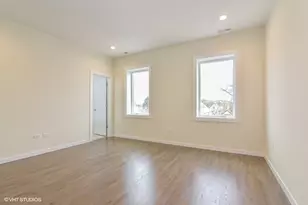 3326 W Irving Park Rd, Chicago, IL 60618 - Photo 7