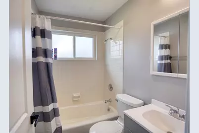 615 Best Avenue, Dekalb, IL 60115 - Photo 11