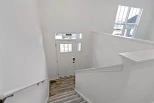 530 Wolverine Dr, Aurora, IL 60502 - Photo 3