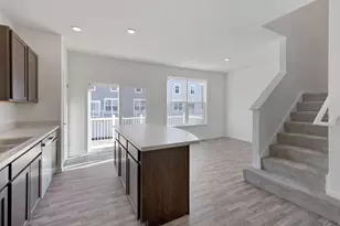 530 Wolverine Dr, Aurora, IL 60502 - Photo 5