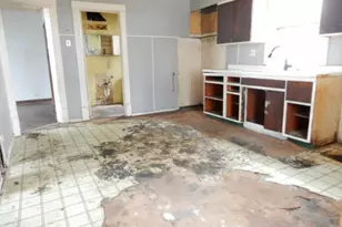 195 W 15th St, Chicago Heights, IL 60411 - Photo 9