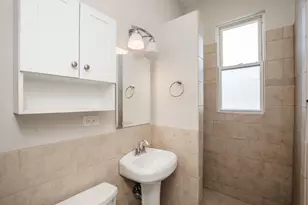 2112 W Roscoe St, Chicago, IL 60618 - Photo 11