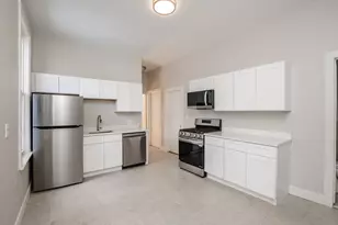 2112 W Roscoe St, Chicago, IL 60618 - Photo 5