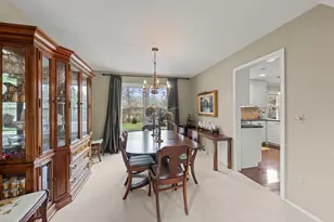 2356 Richmond Dr, Wheaton, IL 60189 - Photo 9