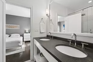 1463 W Sunnyside Ave, Chicago, IL 60640 - Photo 13