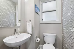 1463 W Sunnyside Ave, Chicago, IL 60640 - Photo 11