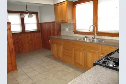 1802 Church Street, Streator, IL 61364 - Photo 5