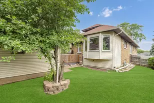 1002 W Marion St, Joliet, IL 60436 - Photo 3