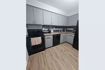 603 E Falcon Drive #104A, Arlington Heights, IL 60005 - Photo 3