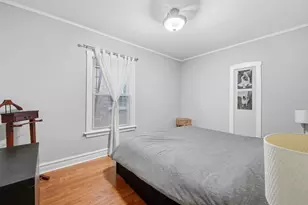 5135 W Melrose St, Chicago, IL 60641 - Photo 13