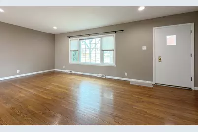 240 Hatlen Avenue, Mount Prospect, IL 60056 - Photo 5