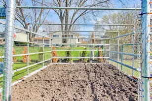 2215 S Bradford Dr, Wheaton, IL 60189 - Photo 39