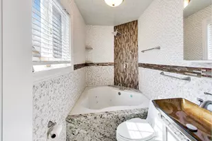 2215 S Bradford Dr, Wheaton, IL 60189 - Photo 17