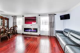 2215 S Bradford Dr, Wheaton, IL 60189 - Photo 5