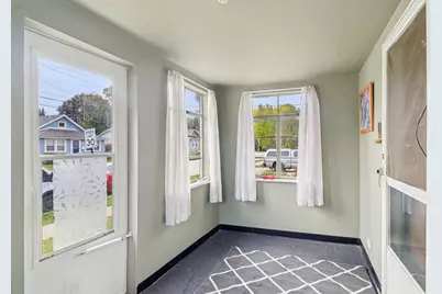 796 Parkway Avenue, Elgin, IL 60120 - Photo 3