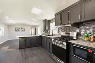 3515 Barb Ave, Park City, IL 60085 - Photo 7